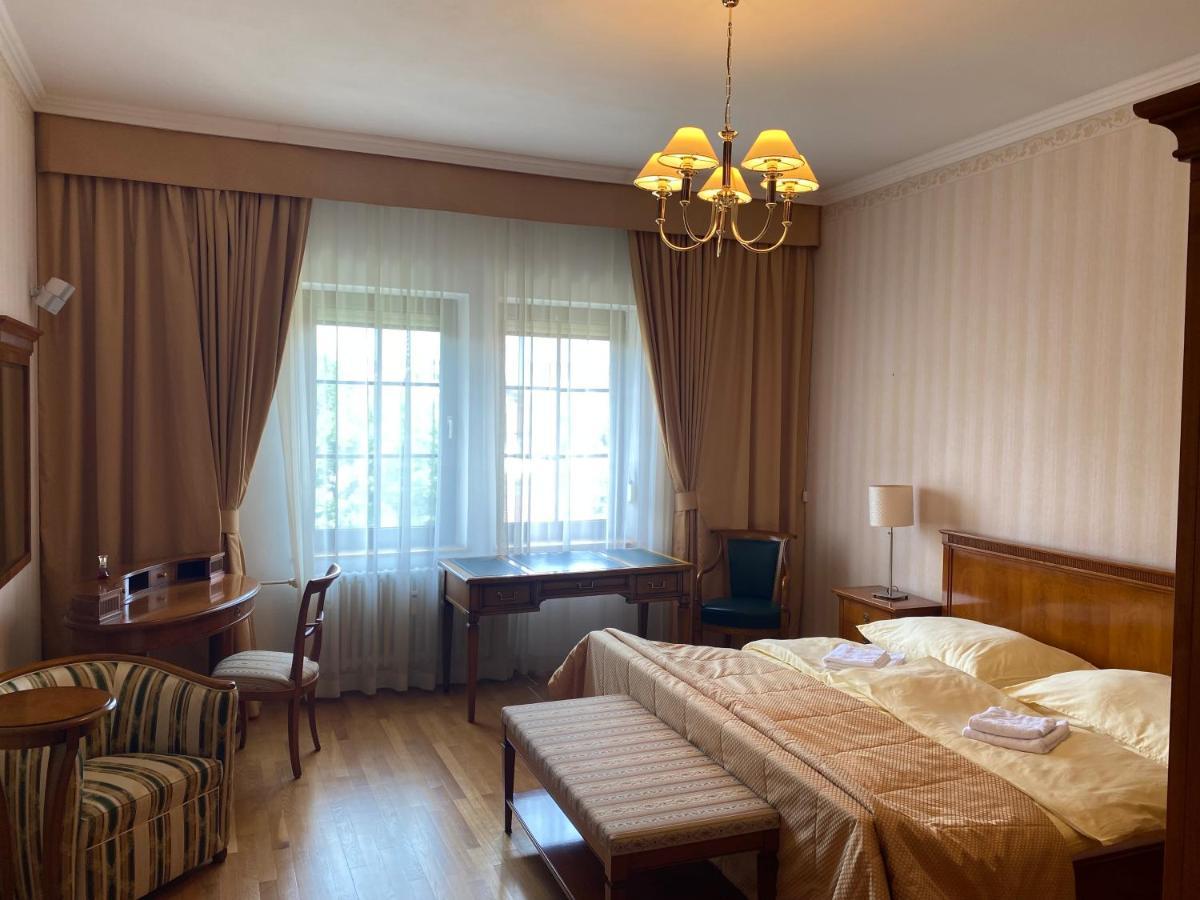 Sebivi Apartments Baroko & Family Попрад Екстериор снимка