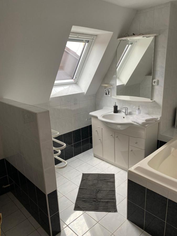 Sebivi Apartments Baroko & Family Попрад Екстериор снимка