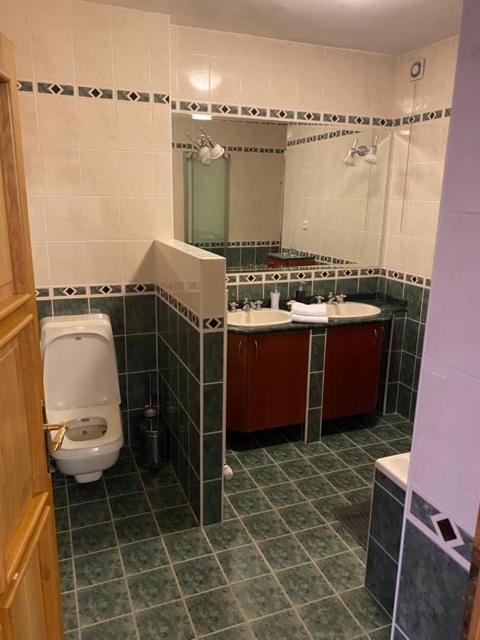 Sebivi Apartments Baroko & Family Попрад Екстериор снимка