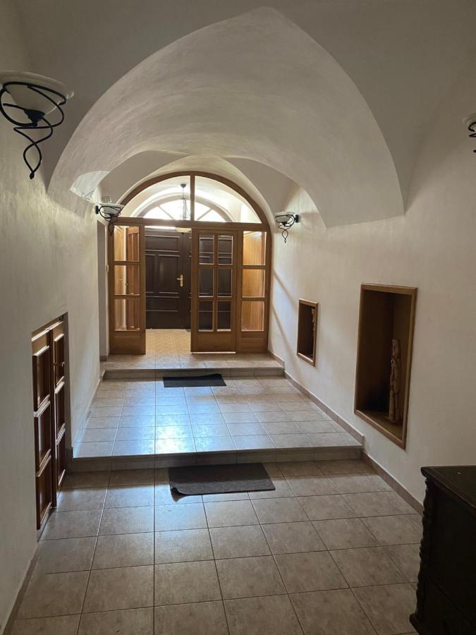 Sebivi Apartments Baroko & Family Попрад Екстериор снимка